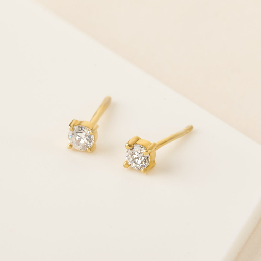 Round Diamond-shaped Stud