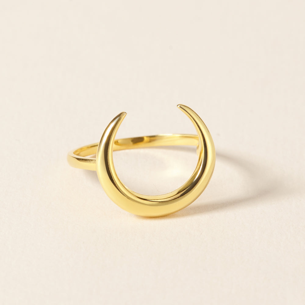 Dainty Moon-shaped Ring
